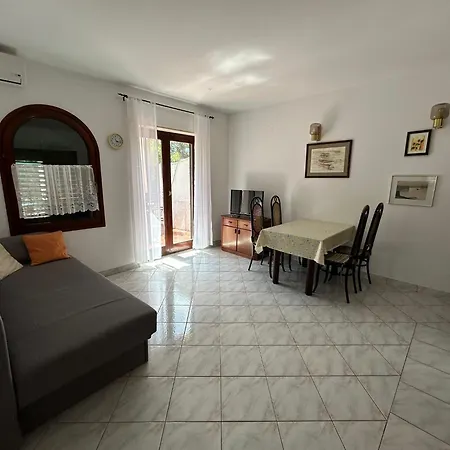 Bevanda Apartment *